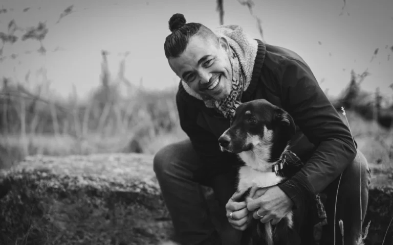 JB éducateur canin en formation avec un chien dans l'Hérault JB éducateur canin en formation avec un chien dans l'Hérault